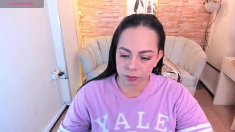 jimena  online show from December 19, 3:18 am