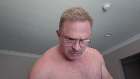 Snapshot of jimisagem chatting on March 26, 11:54 pm TravelingMassageGuy online show from March 26, 11:54 pm