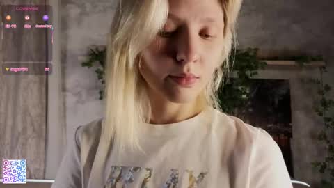 Snapshot of jimmiemozgala chatting on September 13, 6:18 pm Lily online show from September 13, 6:18 pm