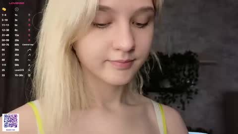 Snapshot of jimmiemozgala chatting on September 18, 6:43 pm Lily online show from September 18, 6:43 pm