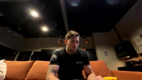 Julian Brady online show from December 7, 9:22 pm