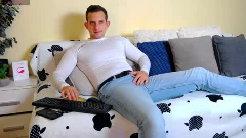 Snapshot of jimmy_doss chatting on May 24, 1:05 pm Jimmy online show from May 24, 1:05 pm