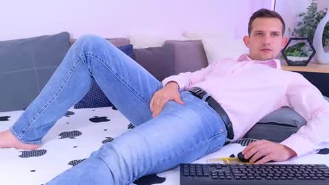 Snapshot of jimmy_doss chatting on June 19, 12:53 pm Jimmy online show from June 19, 12:53 pm