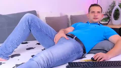 Snapshot of jimmy_doss chatting on July 19, 7:23 am Jimmy online show from July 19, 7:23 am