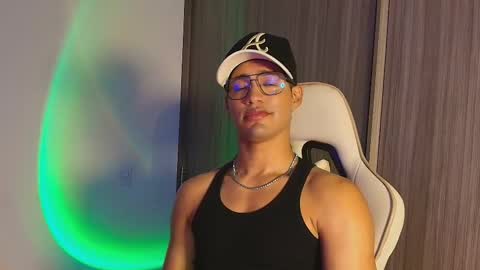 Snapshot of jimmy_leeh_ chatting on October 12, 11:15 pm Jimmy Leeh online show from October 12, 11:15 pm