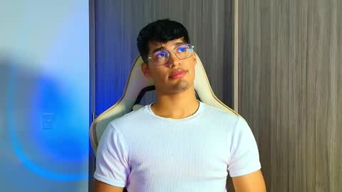 Snapshot of jimmy_leeh_ chatting on February 3, 4:10 am Jimmy Leeh online show from February 3, 4:10 am