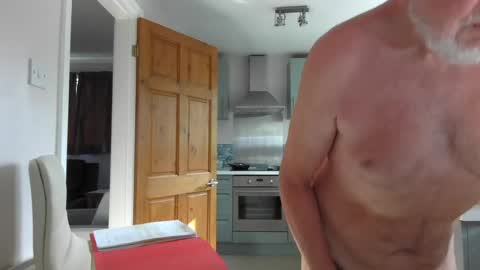 Snapshot of jimmybenido chatting on June 24, 4:50 pm Jim Redgewell online show from June 24, 4:50 pm