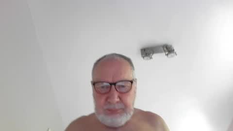 Snapshot of jimmybenido chatting on July 1, 4:40 pm Jim Redgewell online show from July 1, 4:40 pm