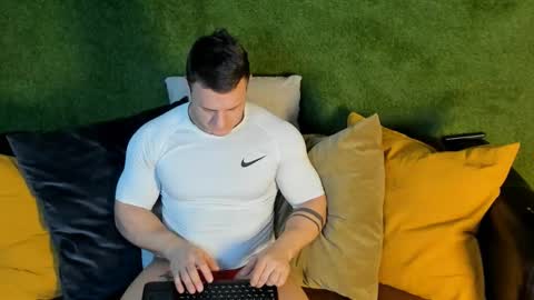 Snapshot of jimmyhardin21 chatting on February 16, 4:25 pm Hardin online show from February 16, 4:25 pm