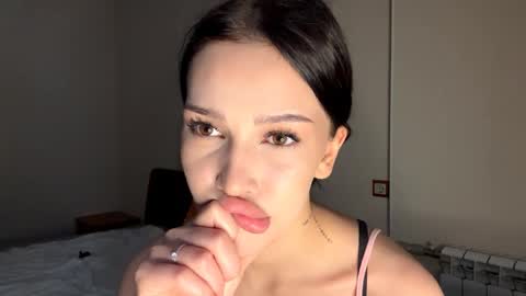 Kate online show from May 4, 1:29 pm