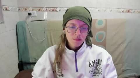 Snapshot of jinnbook chatting on July 11, 6:49 am JinnBook online show from July 11, 6:49 am