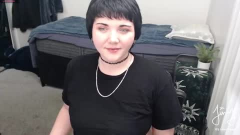 jinxyfawn online show from June 8, 4:46 am