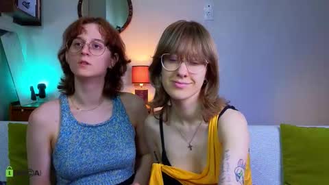 Snapshot of jitoon_exe chatting on March 13, 11:33 pm Hey Guys We are Julia ginger Tina brunette online show from March 13, 11:33 pm