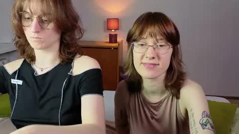 Snapshot of jitoon_exe chatting on July 16, 11:44 pm Hey Guys We are Julia ginger Tina brunette online show from July 16, 11:44 pm