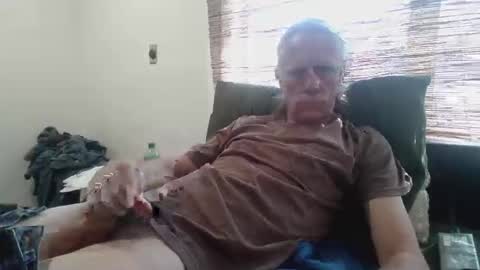 jizzmitten5 online show from February 26, 7:35 pm