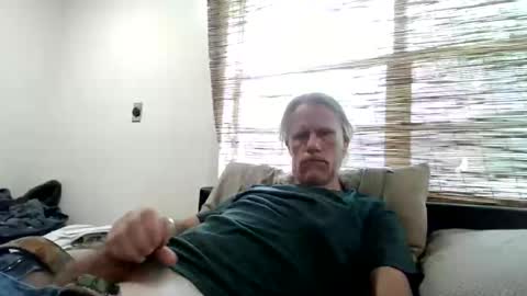 jizzmitten5 online show from June 11, 4:05 pm