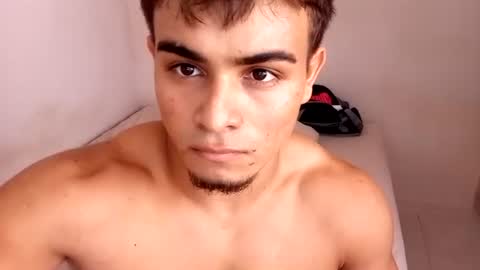 jjavier203018 online show from August 9, 6:02 pm