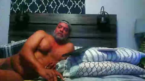 Snapshot of jjking973 chatting on December 15, 11:42 pm jjking973 online show from December 15, 11:42 pm