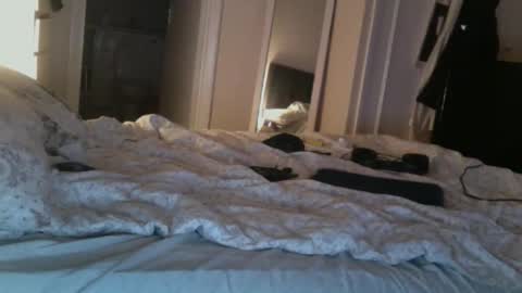 Benjamin Cuckington online show from October 26, 5:02 am