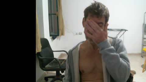 Snapshot of jlmbud chatting on December 13, 8:37 pm jlmbud online show from December 13, 8:37 pm