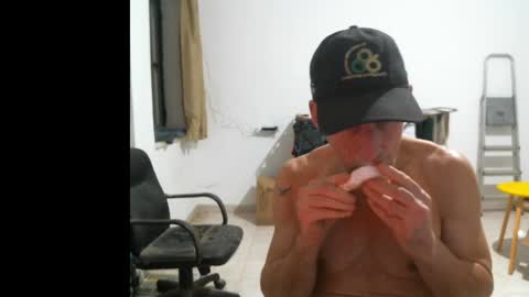 Snapshot of jlmbud chatting on January 14, 10:55 pm jlmbud online show from January 14, 10:55 pm