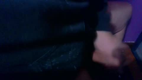 Snapshot of jloko93860 chatting on December 24, 7:33 pm jloko93860 online show from December 24, 7:33 pm