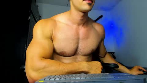 IGJmortton online show from May 19, 1:56 am