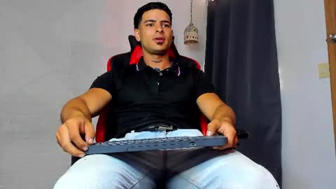 IGJmortton online show from August 2, 11:52 am