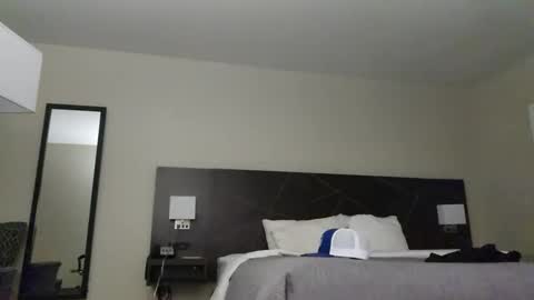 Snapshot of jmtz4420 chatting on December 13, 7:25 am Jmtz4420 online show from December 13, 7:25 am