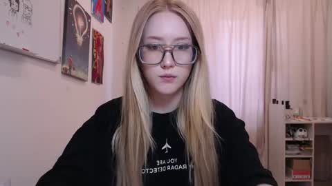 joan_kiss online show from June 25, 11:48 am