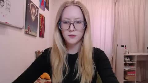 joan_kiss online show from July 11, 1:30 am