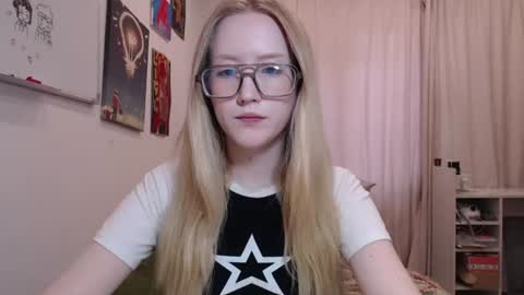 joan_kiss online show from July 16, 7:36 am
