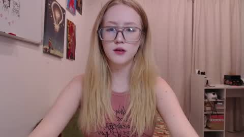 joan_kiss online show from August 8, 12:02 am
