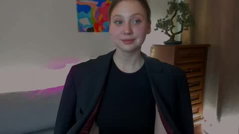 Snapshot of joana_beatris chatting on April 17, 12:08 pm joana_beatris online show from April 17, 12:08 pm