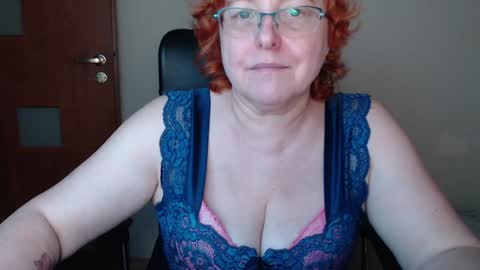 Joanna and Greg online show from December 12, 1:06 pm