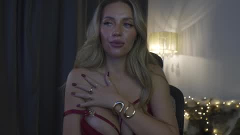 Snapshot of joannee chatting on November 14, 12:42 am Joanne online show from November 14, 12:42 am