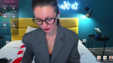 Joan online show from February 3, 2:53 am