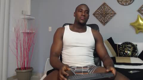 Snapshot of joansilva_ chatting on February 18, 1:00 pm Joan Silva online show from February 18, 1:00 pm