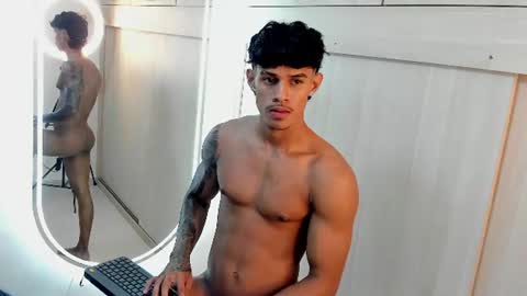 Snapshot of joao_da_silva19 chatting on June 13, 11:35 pm Joao Da Silva online show from June 13, 11:35 pm