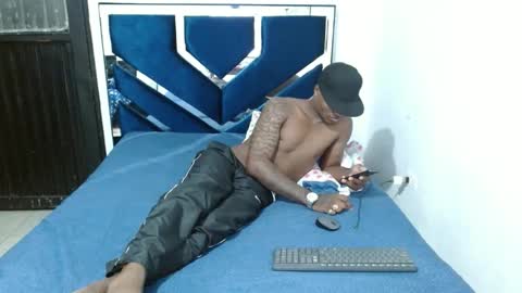 Snapshot of joao_leao chatting on September 15, 4:45 am joao_leao online show from September 15, 4:45 am