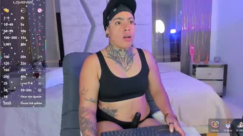 Snapshot of joaoandlexy chatting on December 5, 12:47 pm joaoandlexy online show from December 5, 12:47 pm