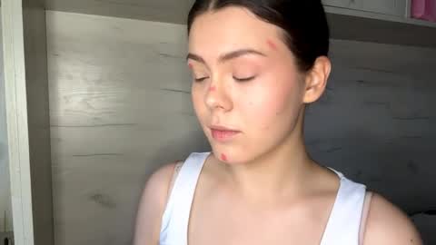 Snapshot of jodeesolarz chatting on April 4, 10:24 am Mila online show from April 4, 10:24 am