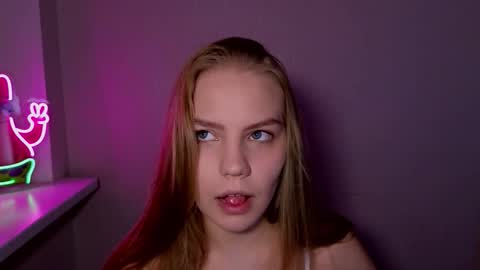 Snapshot of jodiewithgreen chatting on September 11, 8:09 pm Jodie 3 returning TODAY online show from September 11, 8:09 pm