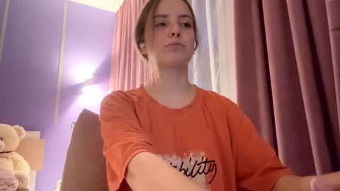 Snapshot of jodyallenson chatting on November 29, 11:57 am Lina online show from November 29, 11:57 am