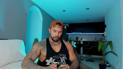 joe_esthetic online show from January 20, 11:43 pm