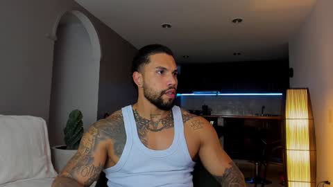 joe_esthetic online show from February 4, 11:27 pm