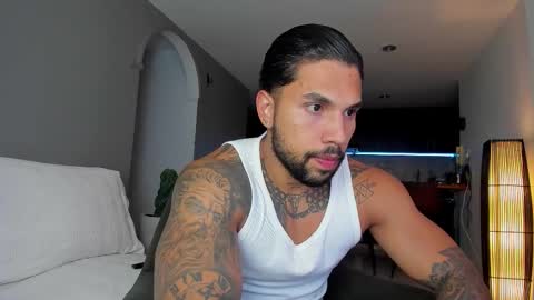 joe_esthetic online show from November 11, 12:43 am