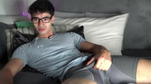 Snapshot of joe_steel1 chatting on March 19, 10:47 pm joe_steel1 online show from March 19, 10:47 pm