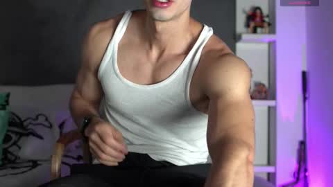 Snapshot of joe_steel1 chatting on April 13, 10:26 pm joe_steel1 online show from April 13, 10:26 pm