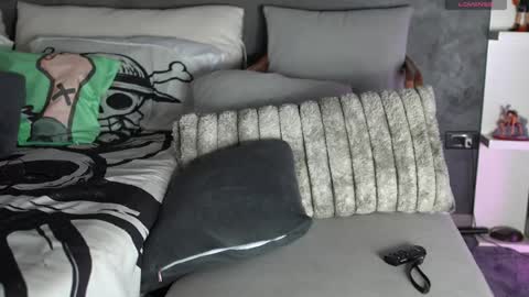 Snapshot of joe_steel1 chatting on April 18, 9:04 pm joe_steel1 online show from April 18, 9:04 pm